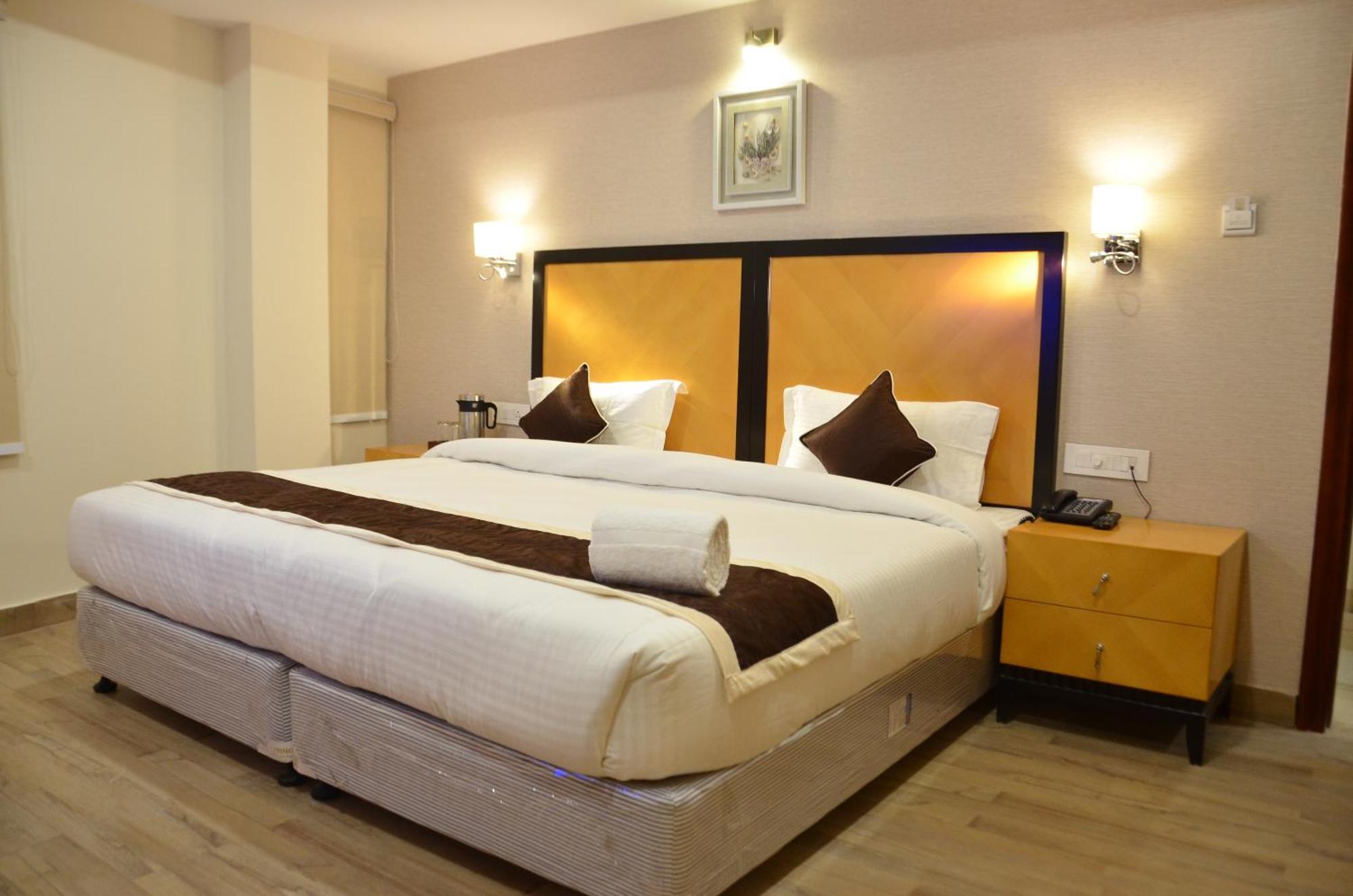 The Ved Mantra Hotel Gwalior Exterior photo